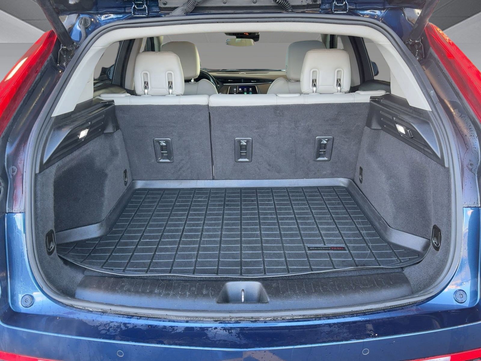 Used 2021 Cadillac XT4 Luxury w/ Cold Weather Package image 30