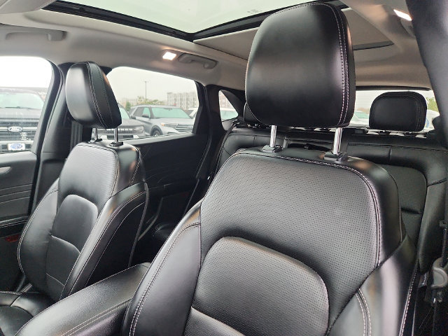 Certified 2025 Ford Escape Platinum AWD/4WD image 22