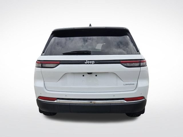 Used 2025 Jeep Grand Cherokee Laredo w/ MOPAR Finishing Package RWD image 8