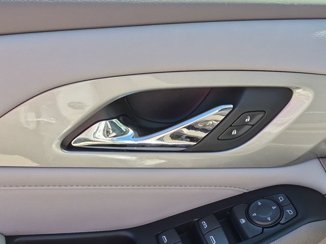 Used 2018 Chevrolet Traverse LT FWD image 14