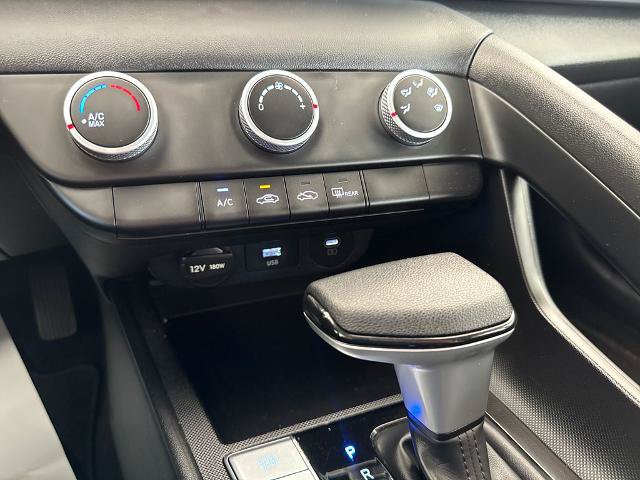 Used 2025 Hyundai Elantra SE FWD image 17
