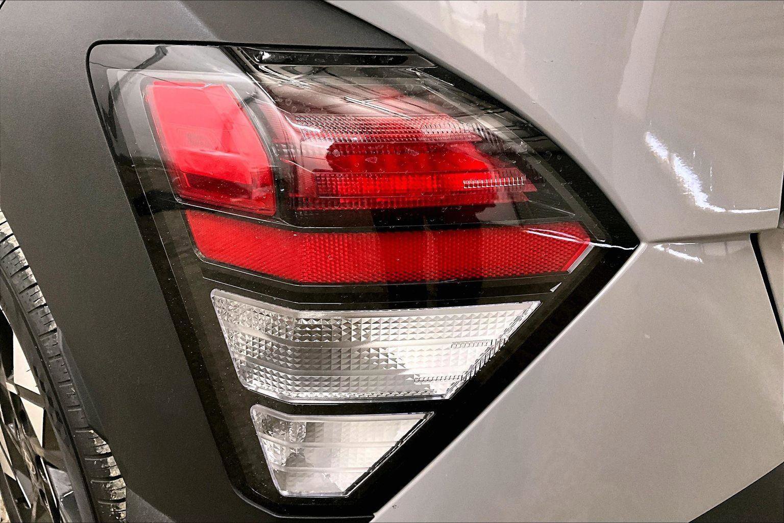 Used 2025 Hyundai Kona SEL image 28