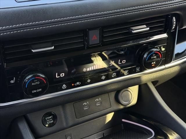 Used 2024 Nissan Rogue SL AWD/4WD image 17