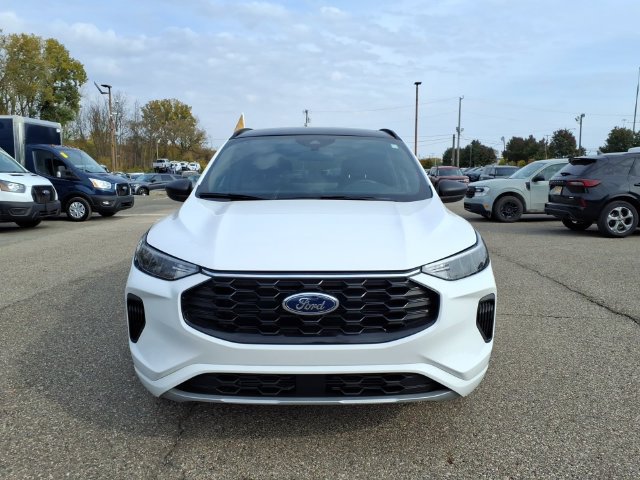 Certified 2023 Ford Escape ST-Line w/ Tech Pack #1 AWD/4WD image 2