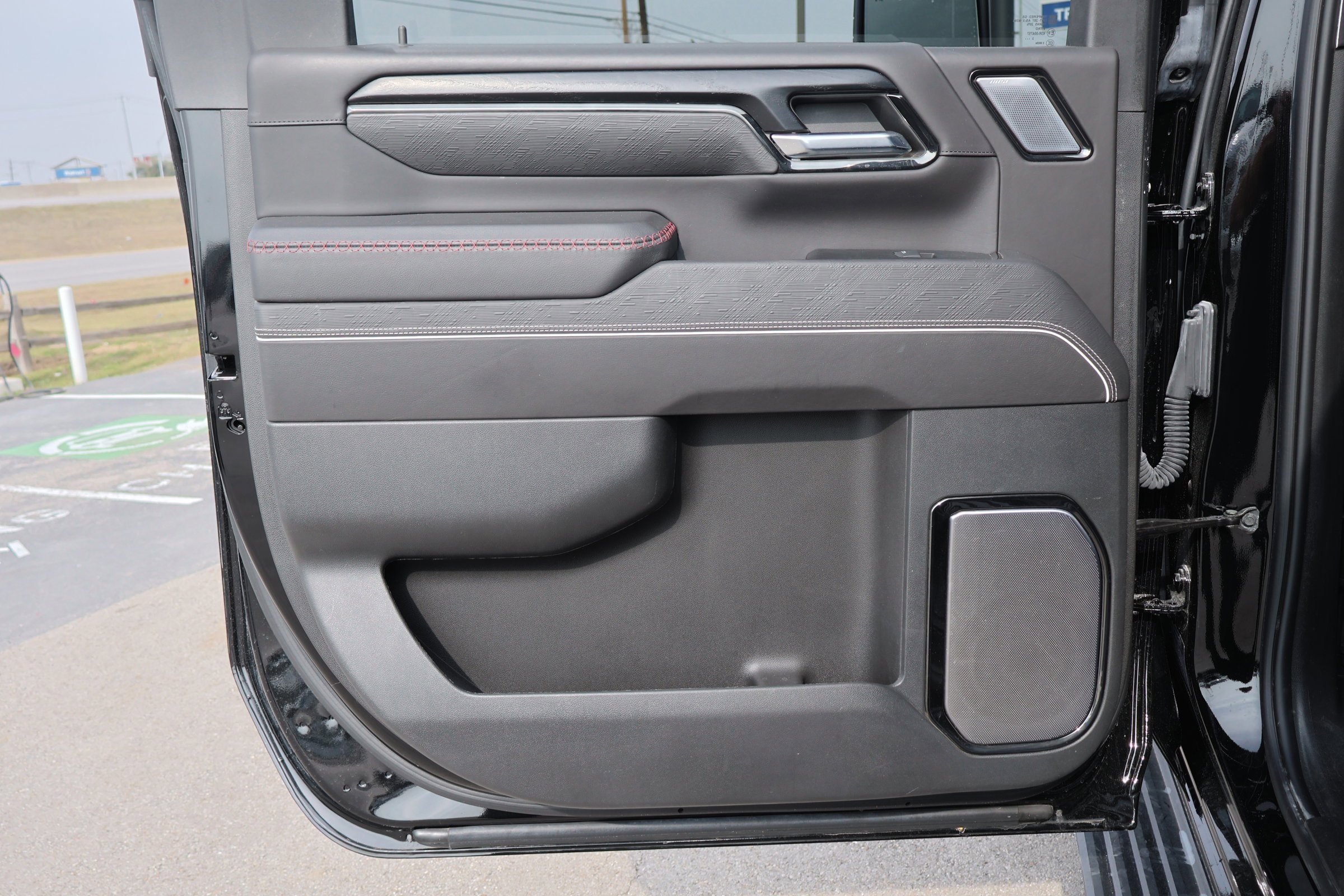 Used 2024 GMC Sierra 2500 AT4X image 42