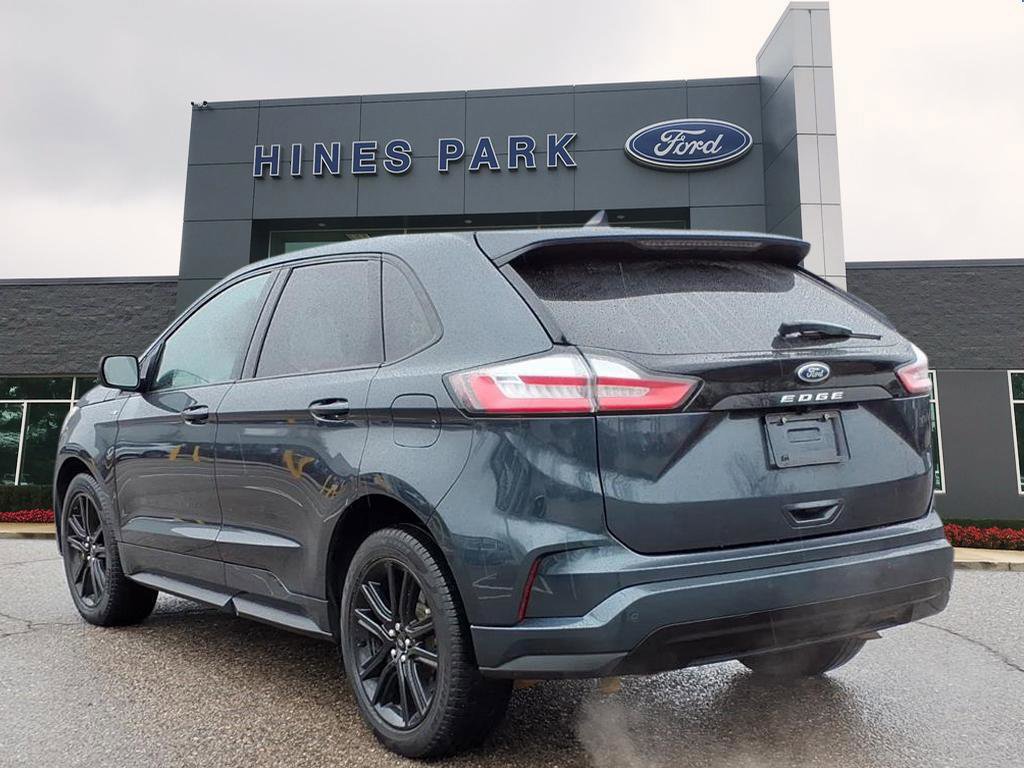 Certified 2024 Ford Edge ST-Line AWD/4WD image 3
