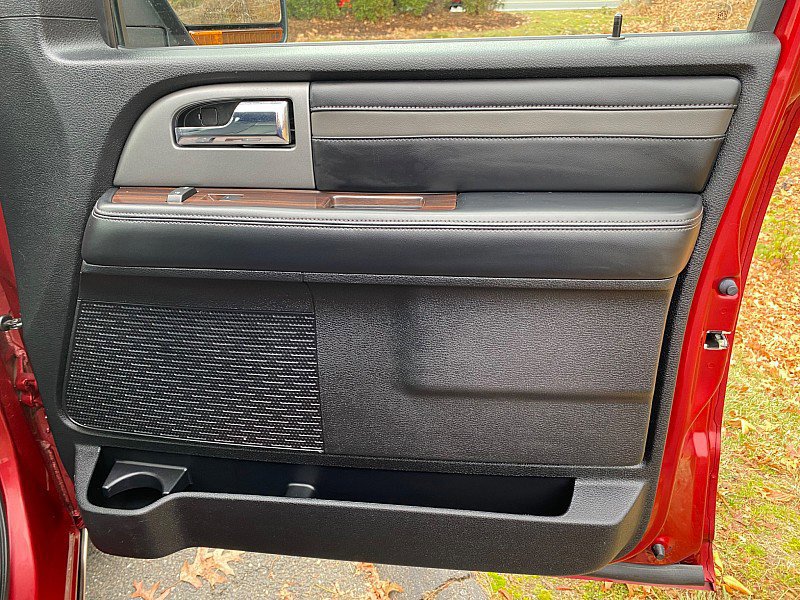 Certified 2017 Ford Expedition EL Platinum image 35