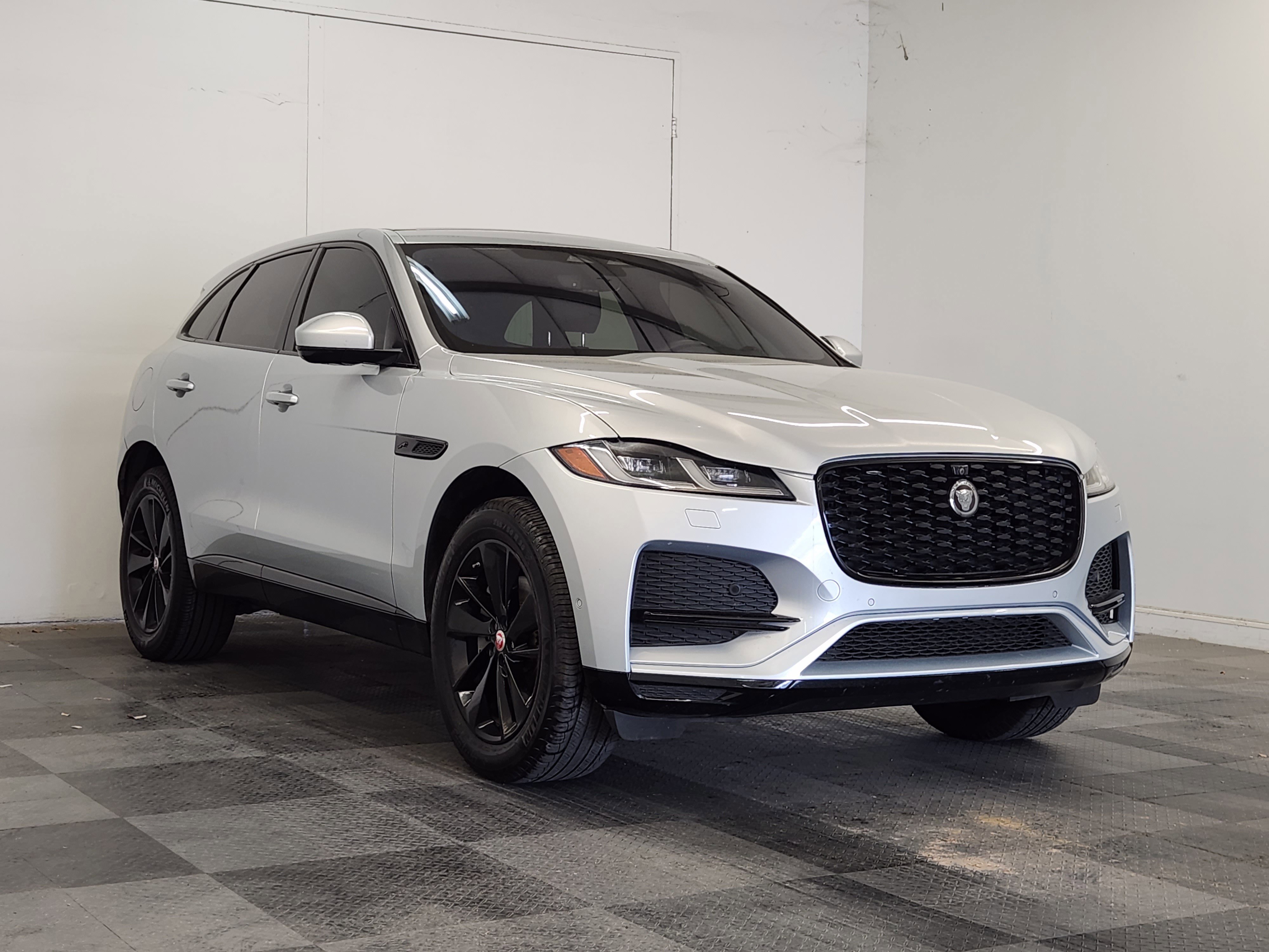 Used 2021 Jaguar F-PACE S image 5