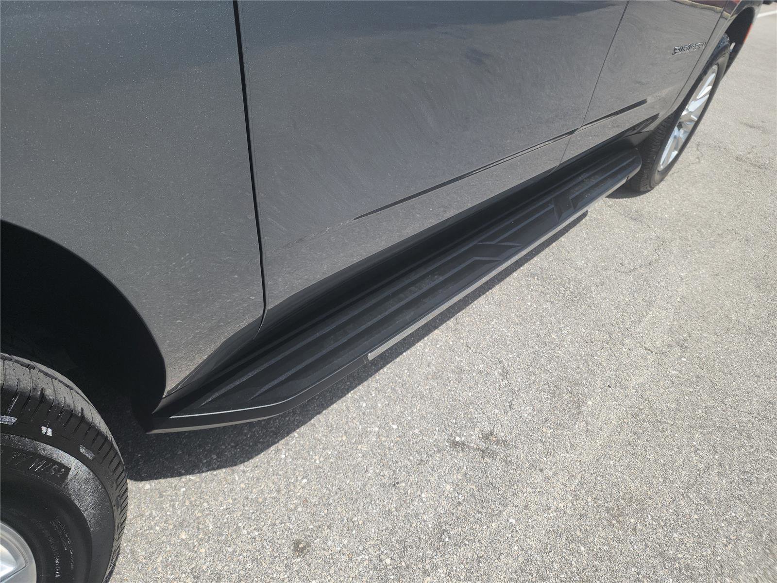 Used 2023 Chevrolet Suburban Premier image 25