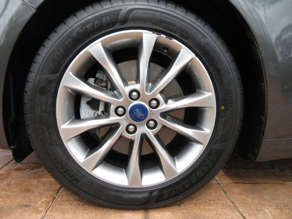 Certified 2018 Ford Fusion Energi Titanium FWD image 9