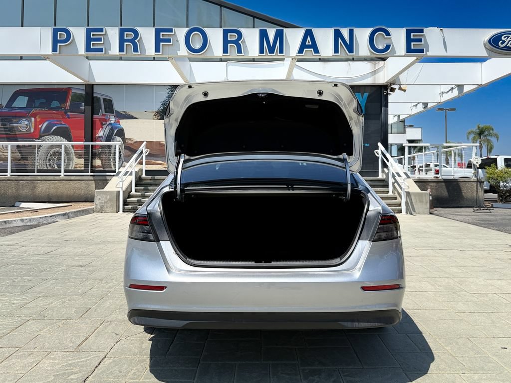 Used 2025 Honda Accord SE image 11