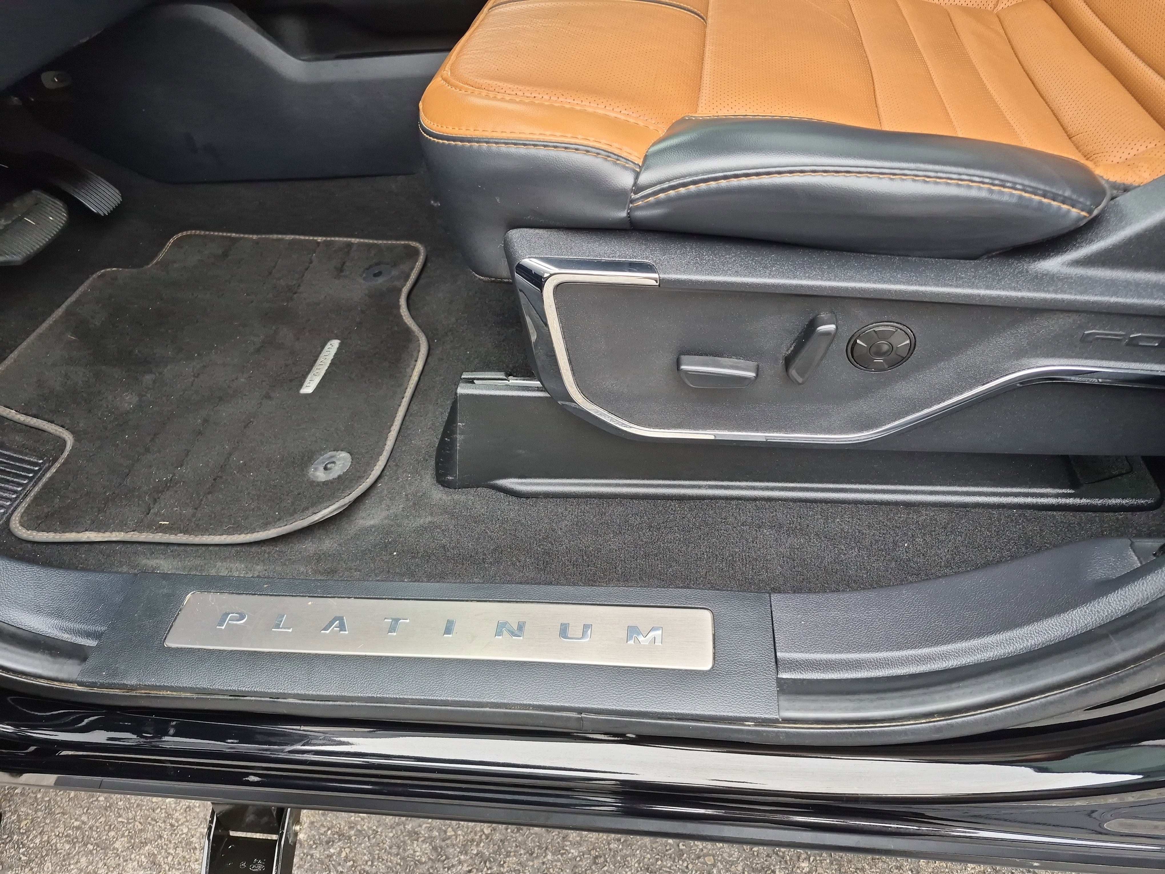 Certified 2024 Ford F250 Platinum w/ Tremor Off-Road Package image 19