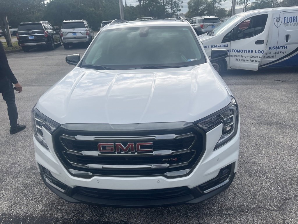 Used 2023 GMC Terrain AT4 w/ Infotainment Package II image 2