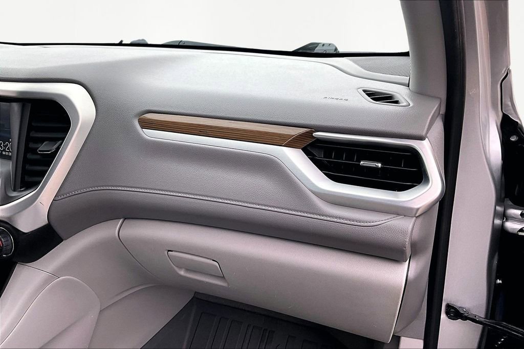 Used 2017 GMC Acadia SLE w/ LPO, Floor Liner Package image 17