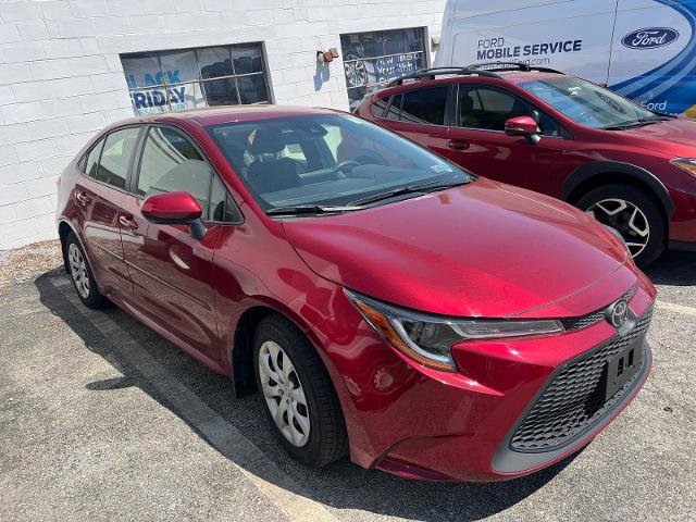 Used 2022 Toyota Corolla LE FWD image 3