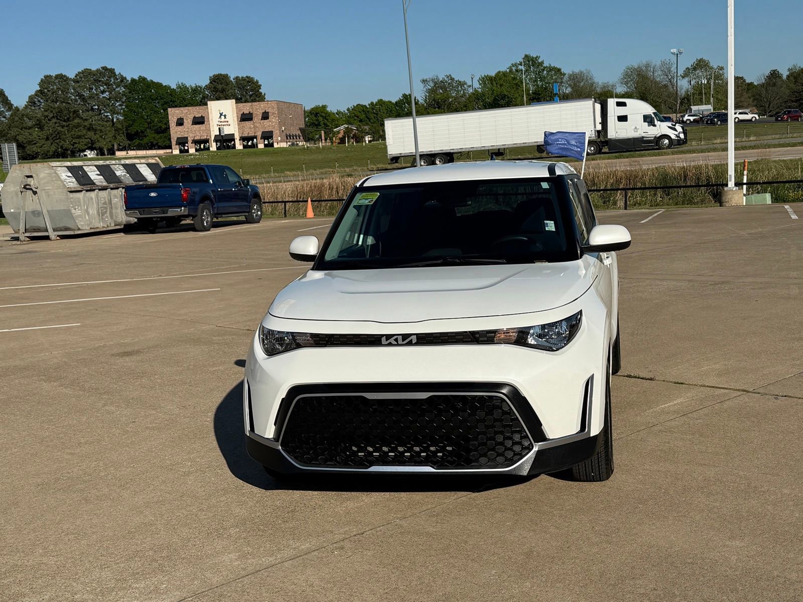 Used 2024 Kia Soul LX w/ Option Group 015 FWD image 2