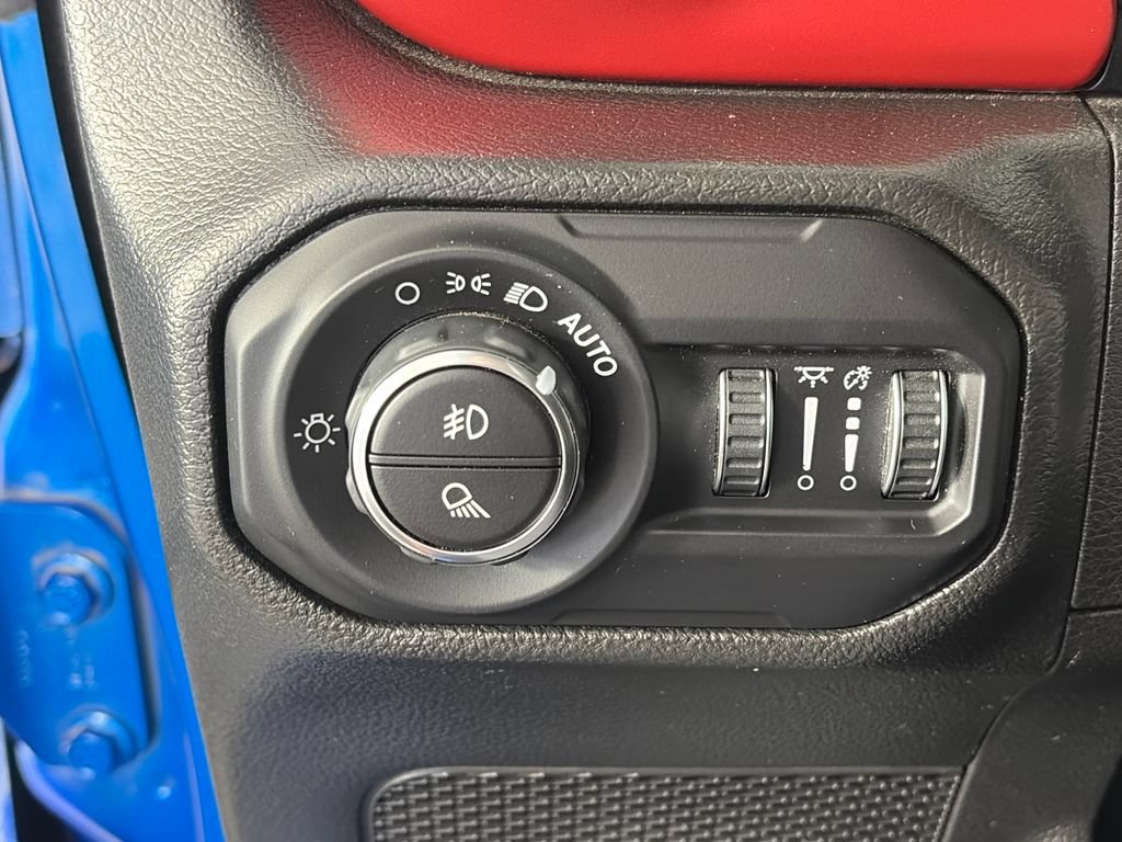 Used 2022 Jeep Gladiator Rubicon w/ LED Lighting Group AWD/4WD image 26