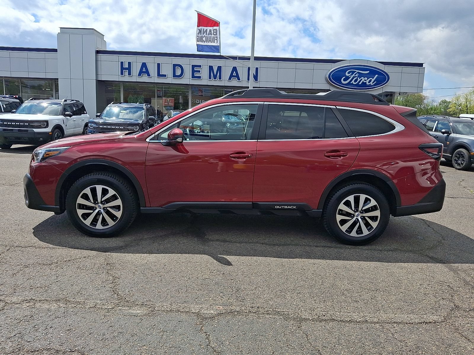 Used 2021 Subaru Outback Premium AWD/4WD image 4