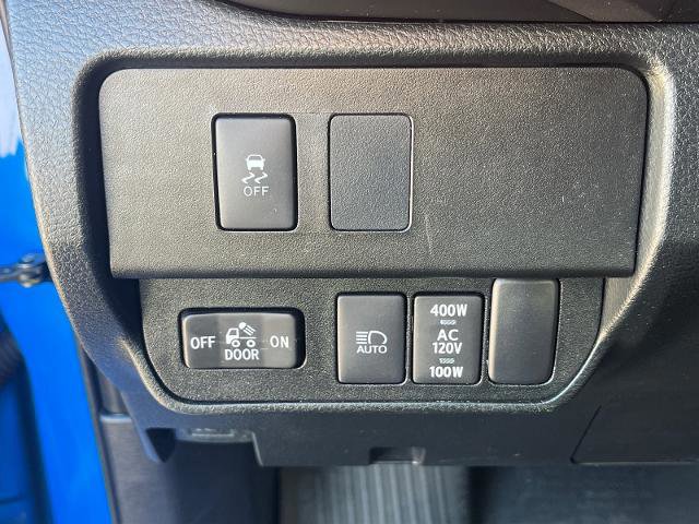 Used 2021 Toyota Tacoma TRD Off-Road w/ TRD Premium Off Road Package image 17