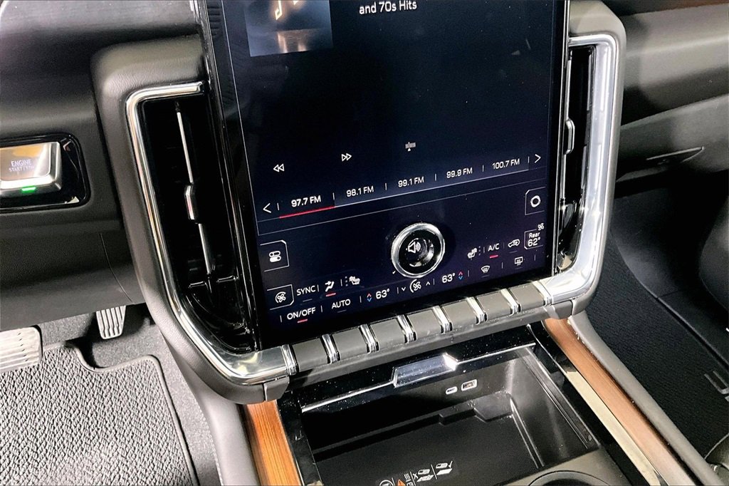 Used 2025 GMC Yukon XL Denali image 25