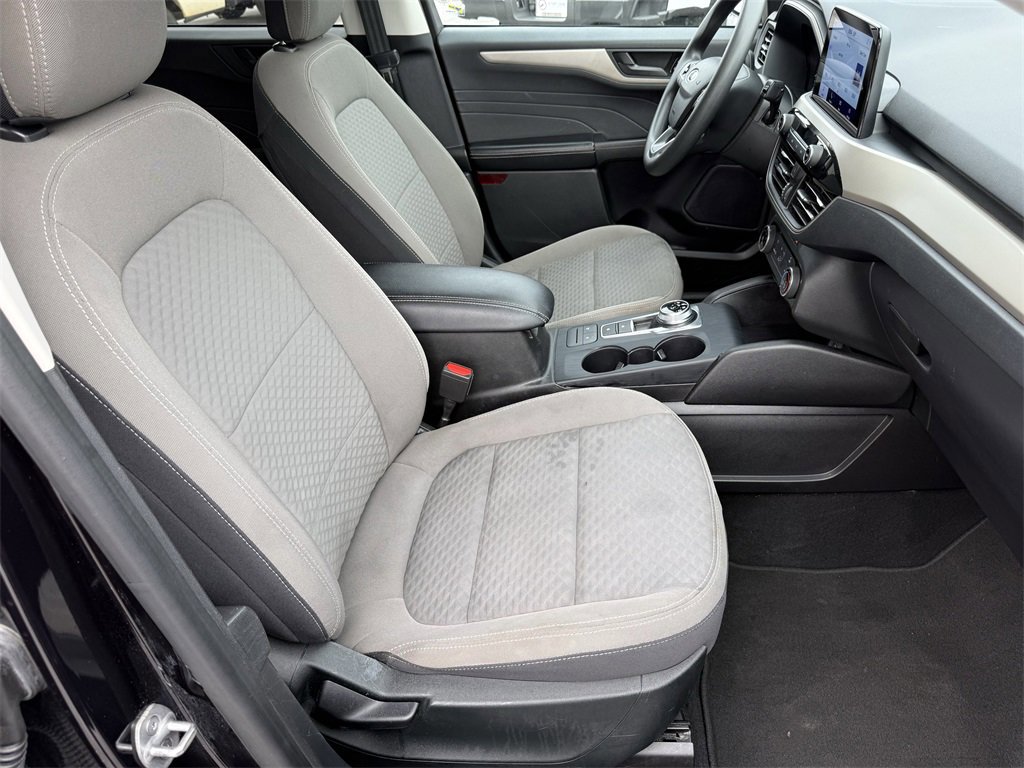 Certified 2022 Ford Escape SE w/ SE Sport Appearance Package image 37