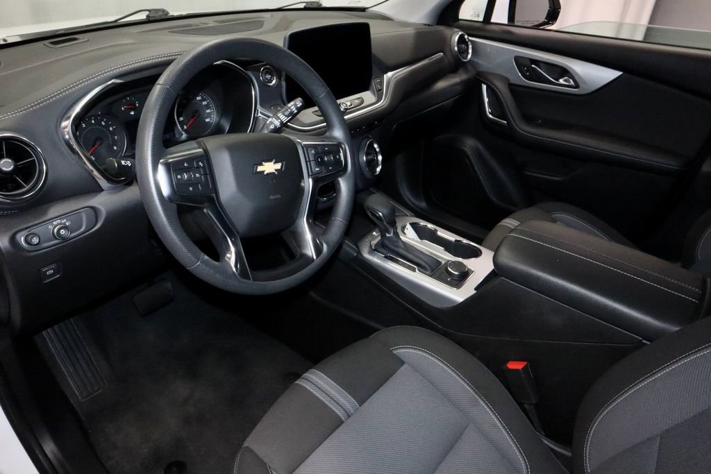Used 2025 Chevrolet Blazer LT image 25
