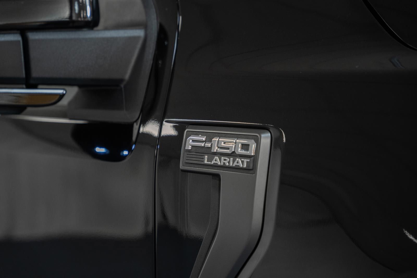 Certified 2023 Ford F150 Lariat w/ Equipment Group 502A High image 18