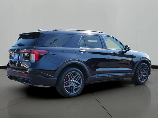 Certified 2025 Ford Explorer ST AWD/4WD image 3