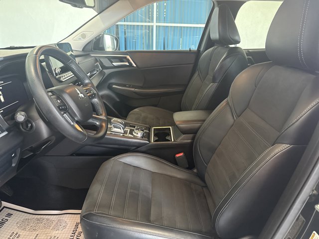 Used 2024 Mitsubishi Outlander FWD image 7