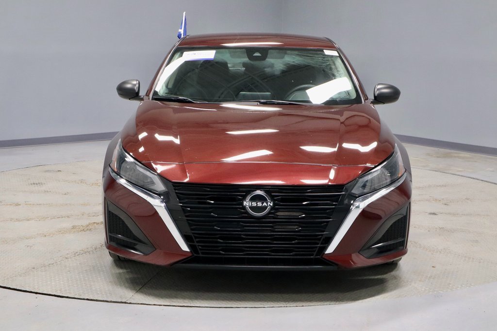 Used 2024 Nissan Altima 2.5 SV image 8