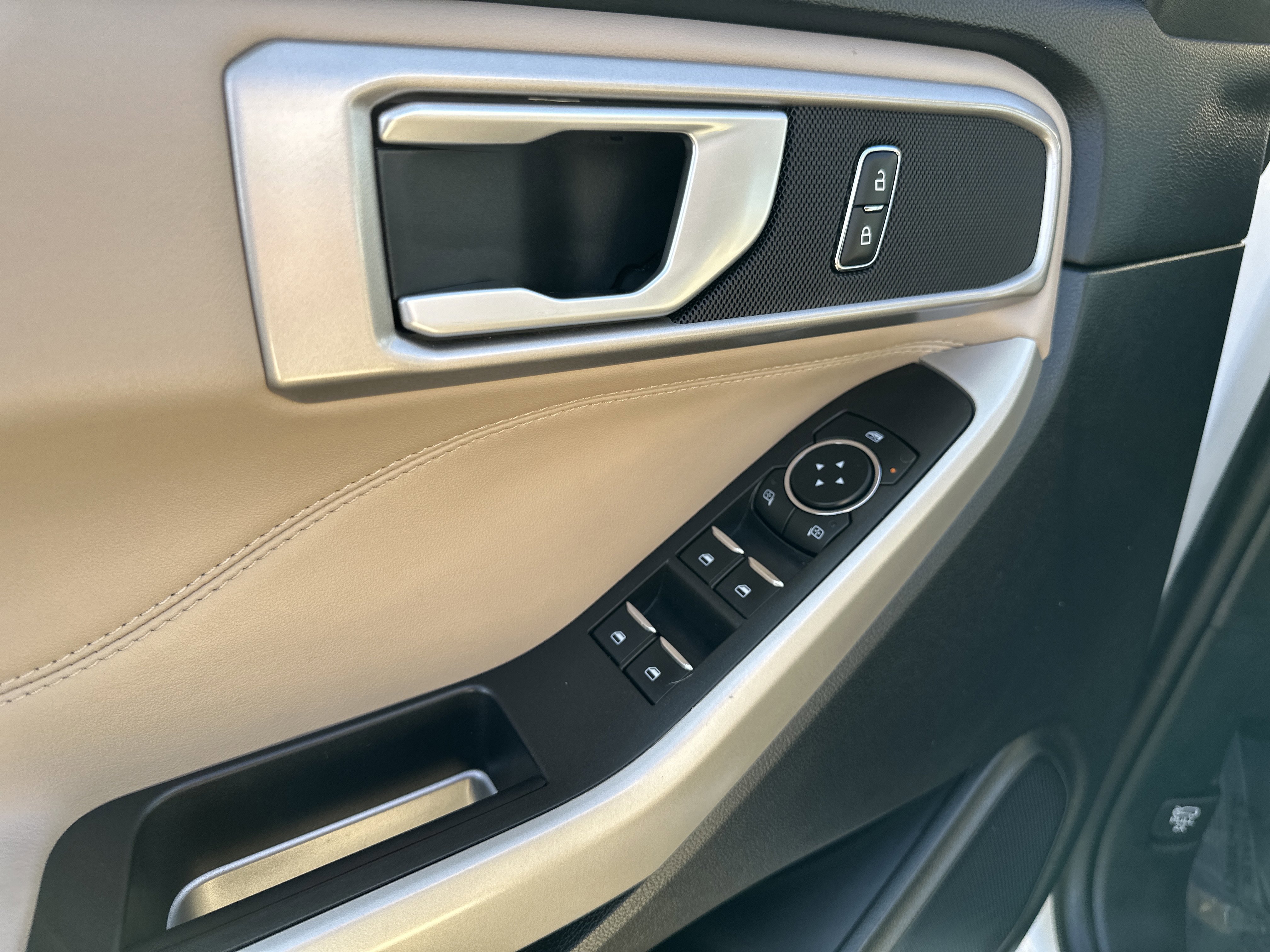 Certified 2023 Ford Explorer XLT w/ Equipment Group 202A image 12