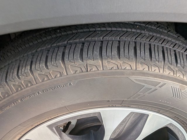 Used 2020 Toyota Highlander XLE image 12