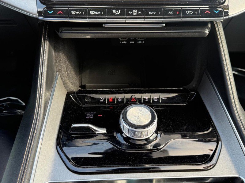 Used 2024 Jeep Wagoneer Series II AWD/4WD image 23