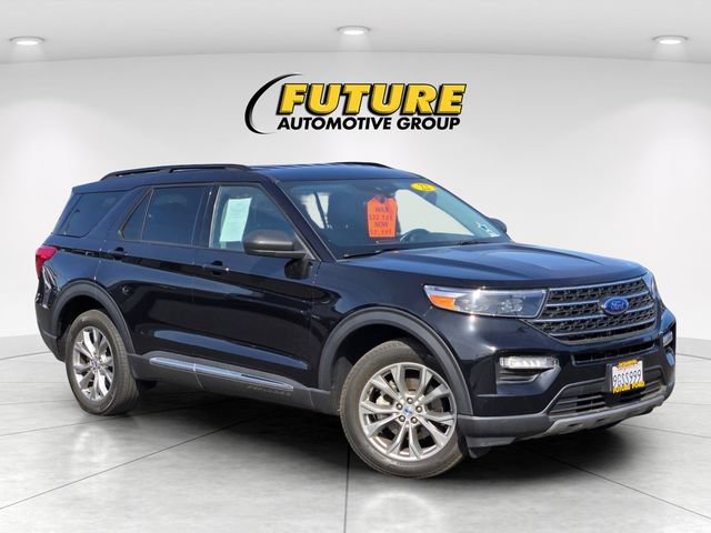 Certified 2022 Ford Explorer XLT w/ Equipment Group 202A AWD/4WD image 1