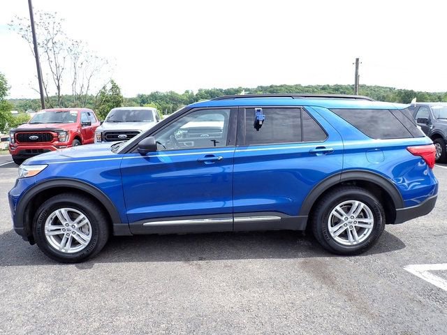 Certified 2021 Ford Explorer XLT w/ Equipment Group 202A AWD/4WD image 2