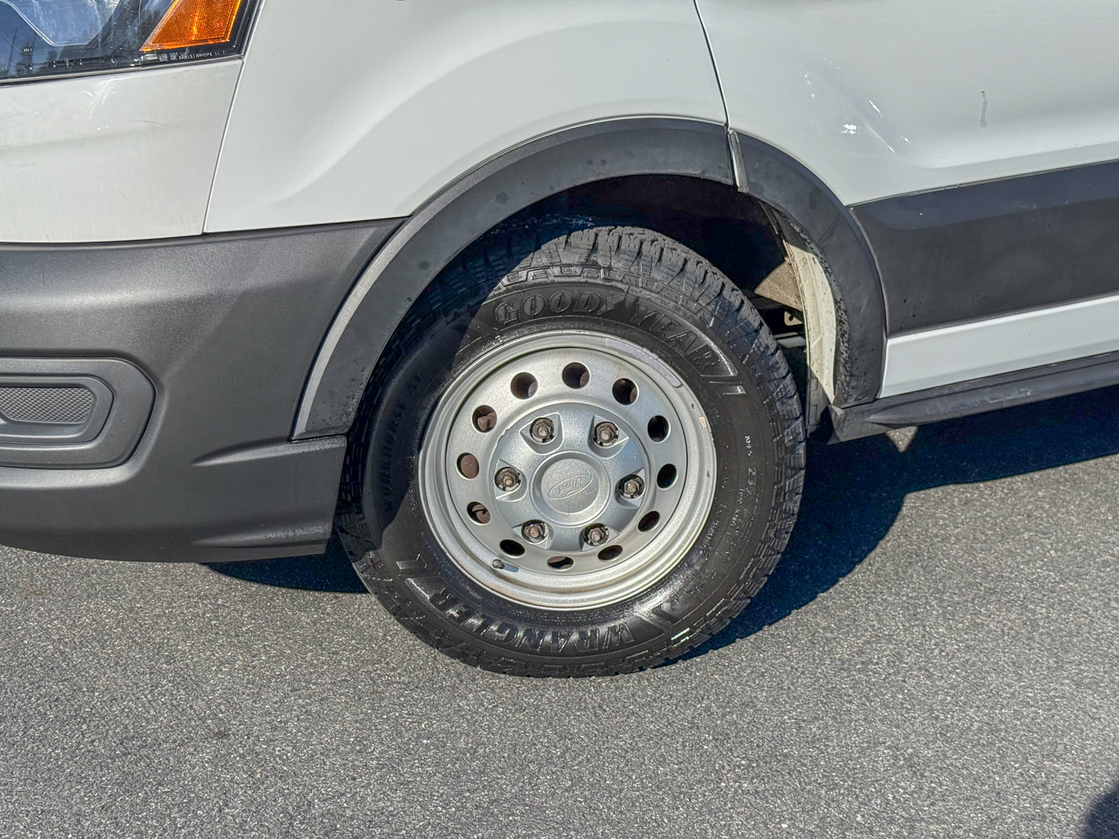 Certified 2023 Ford Transit 250 Medium Roof AWD image 10