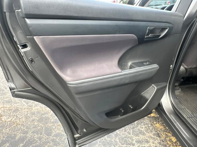 Used 2023 Toyota Highlander L FWD image 29