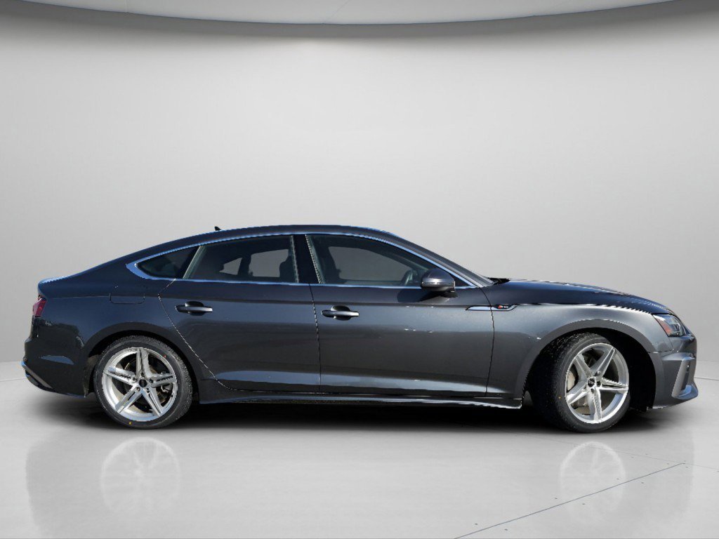 Used 2022 Audi A5 2.0T Premium image 3