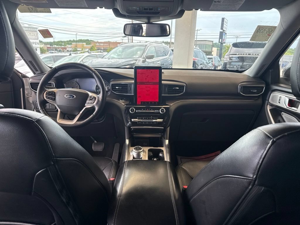 Certified 2022 Ford Explorer Limited w/ Limited Technology Package AWD/4WD image 17