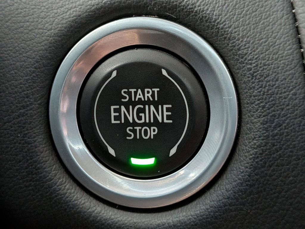 Used 2022 Chevrolet Suburban RST w/ Sport Performance Package image 30