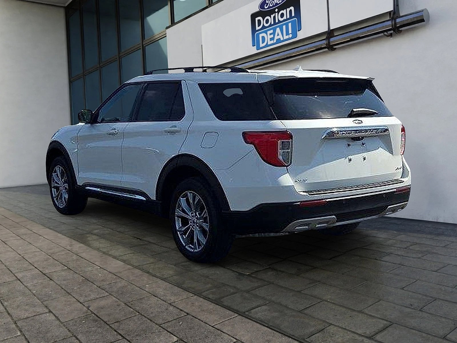 Certified 2023 Ford Explorer XLT w/ Equipment Group 202A AWD/4WD image 5