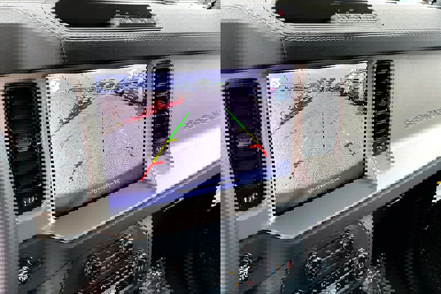 Certified 2025 Ford Bronco Outer Banks w/ Black Appearance Package image 30