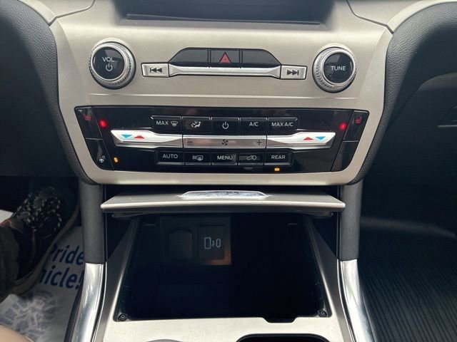 Certified 2022 Ford Explorer XLT w/ Equipment Group 202A image 26