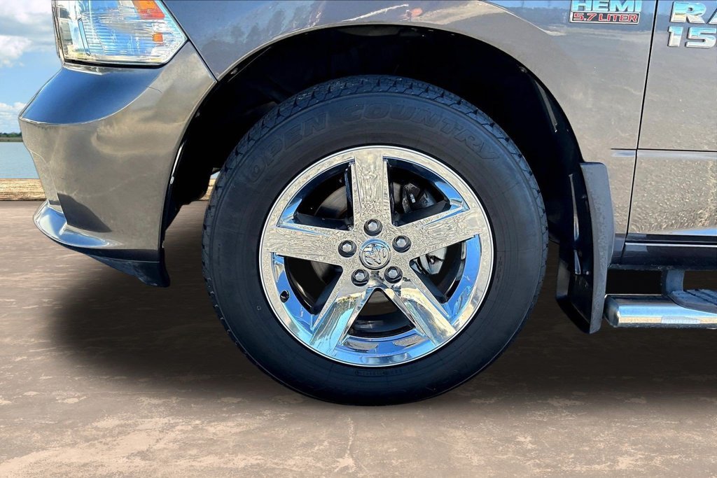 Used 2017 RAM 1500 Express RWD image 36
