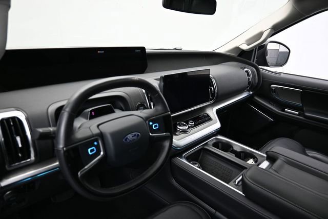 Certified 2025 Ford Expedition Platinum AWD/4WD image 24