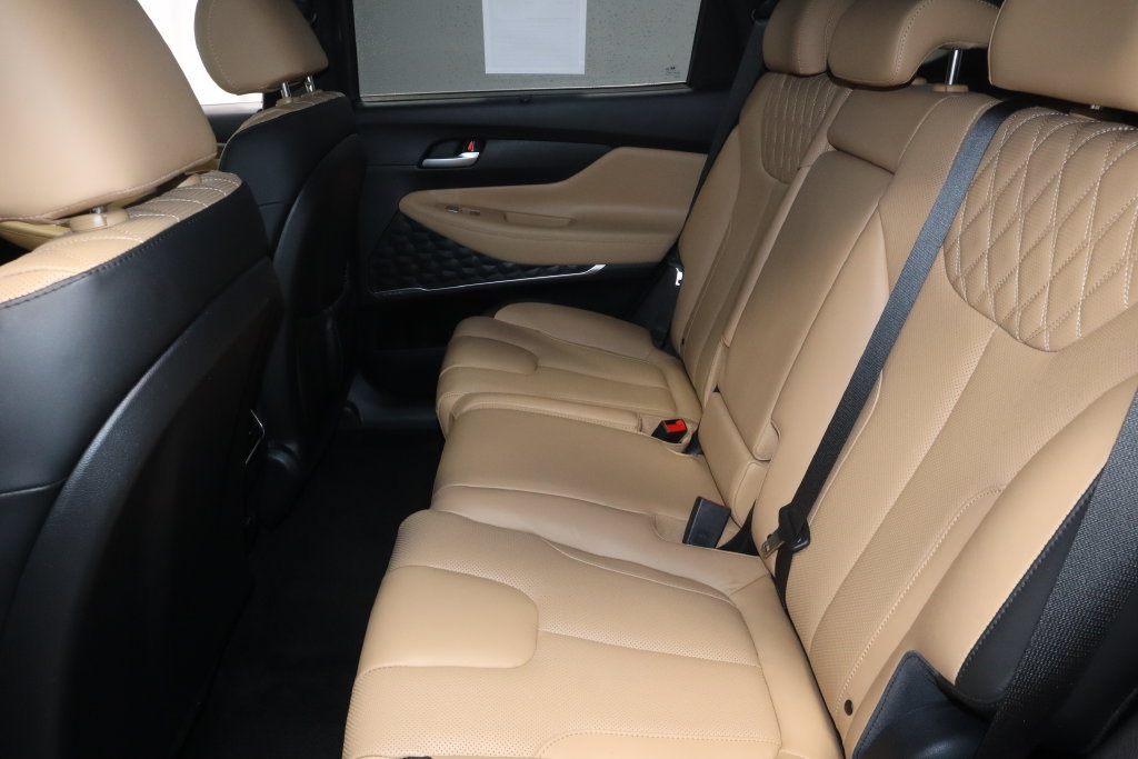 Used 2023 Hyundai Santa Fe Calligraphy AWD/4WD image 16