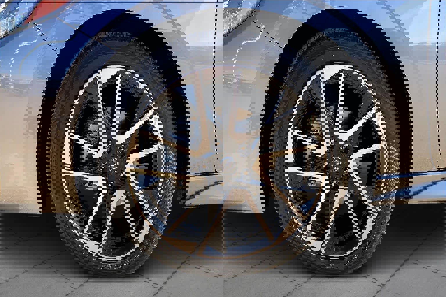 Used 2025 Nissan Sentra SR image 13