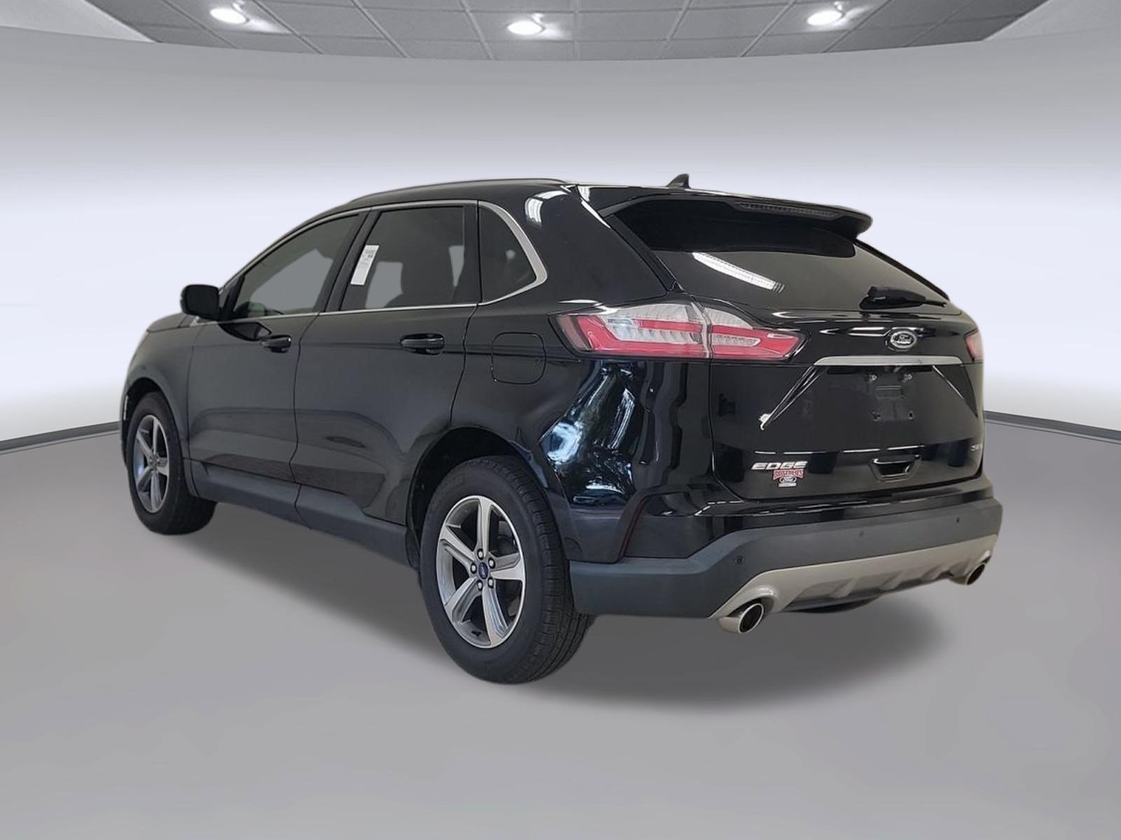 Certified 2020 Ford Edge SEL w/ Convenience Package FWD image 3