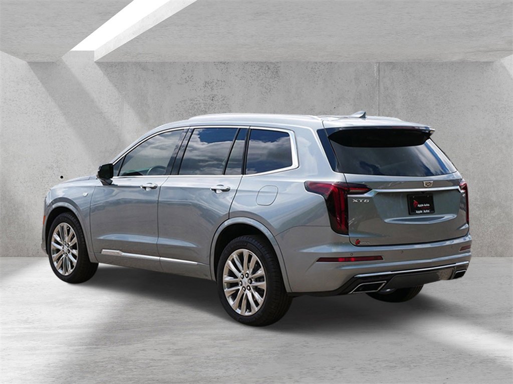 Used 2023 Cadillac XT6 Premium Luxury image 4