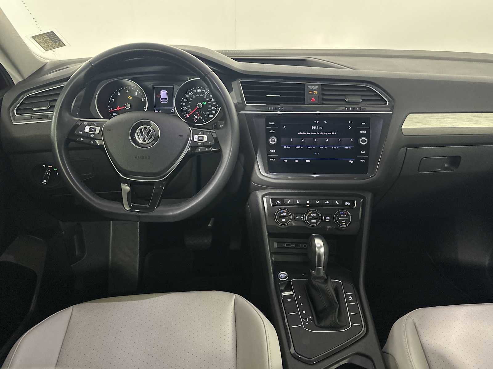 Used 2019 Volkswagen Tiguan SE w/ Panoramic Sunroof Package FWD image 25